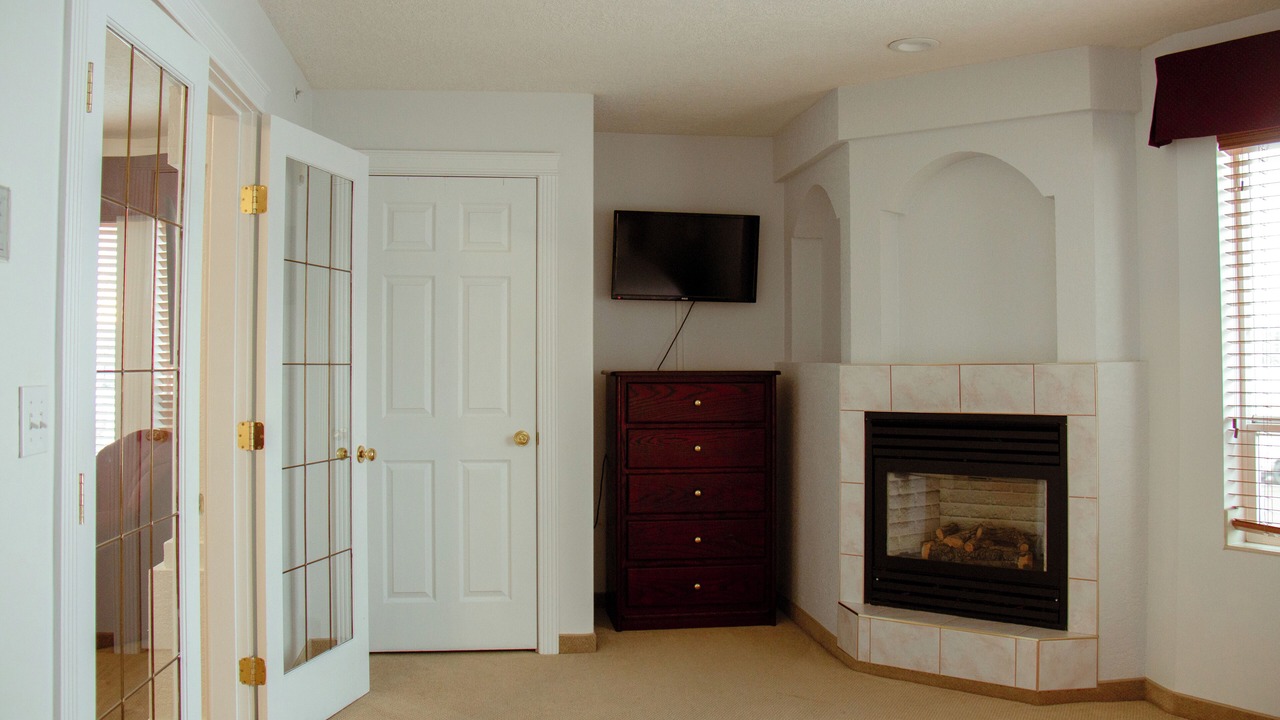 Photo of Livingroom in Red Deer