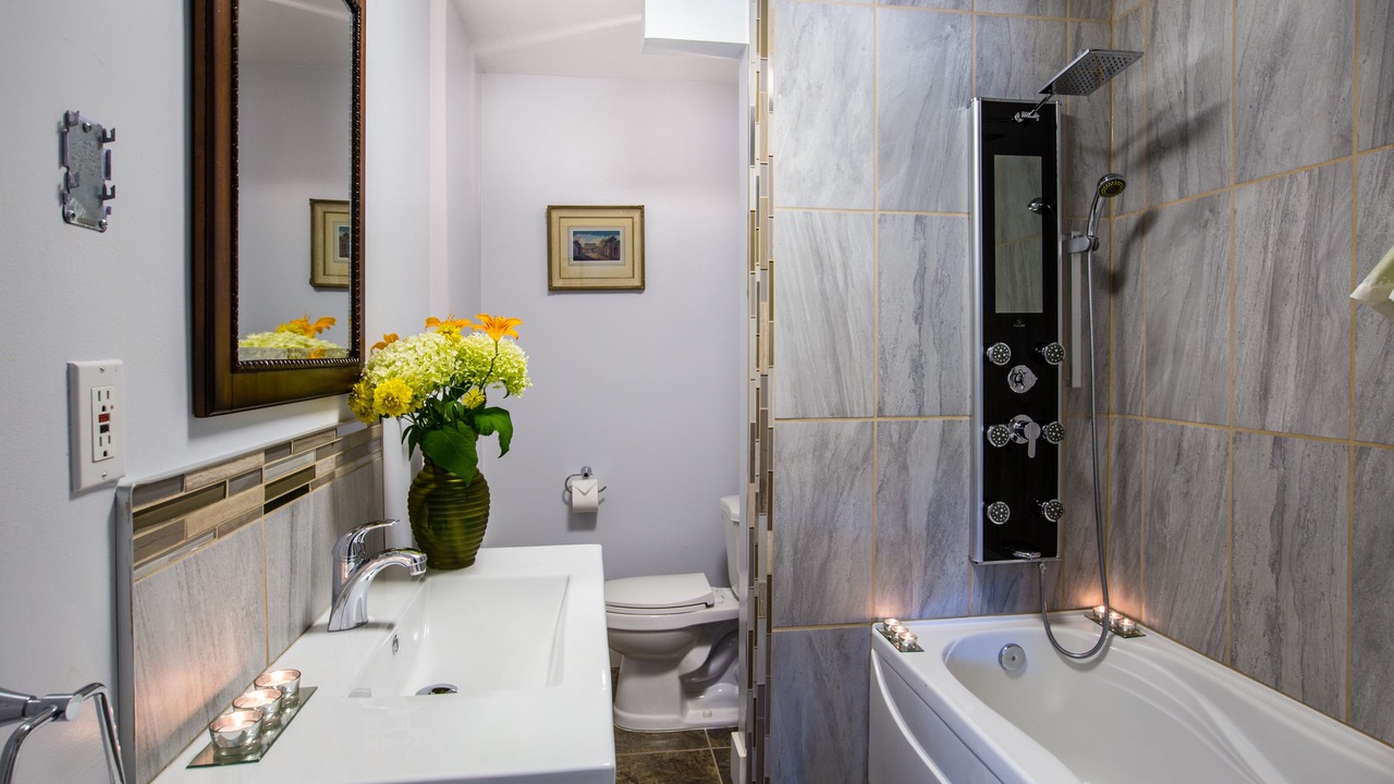 Photo of Bathroom in Drumheller