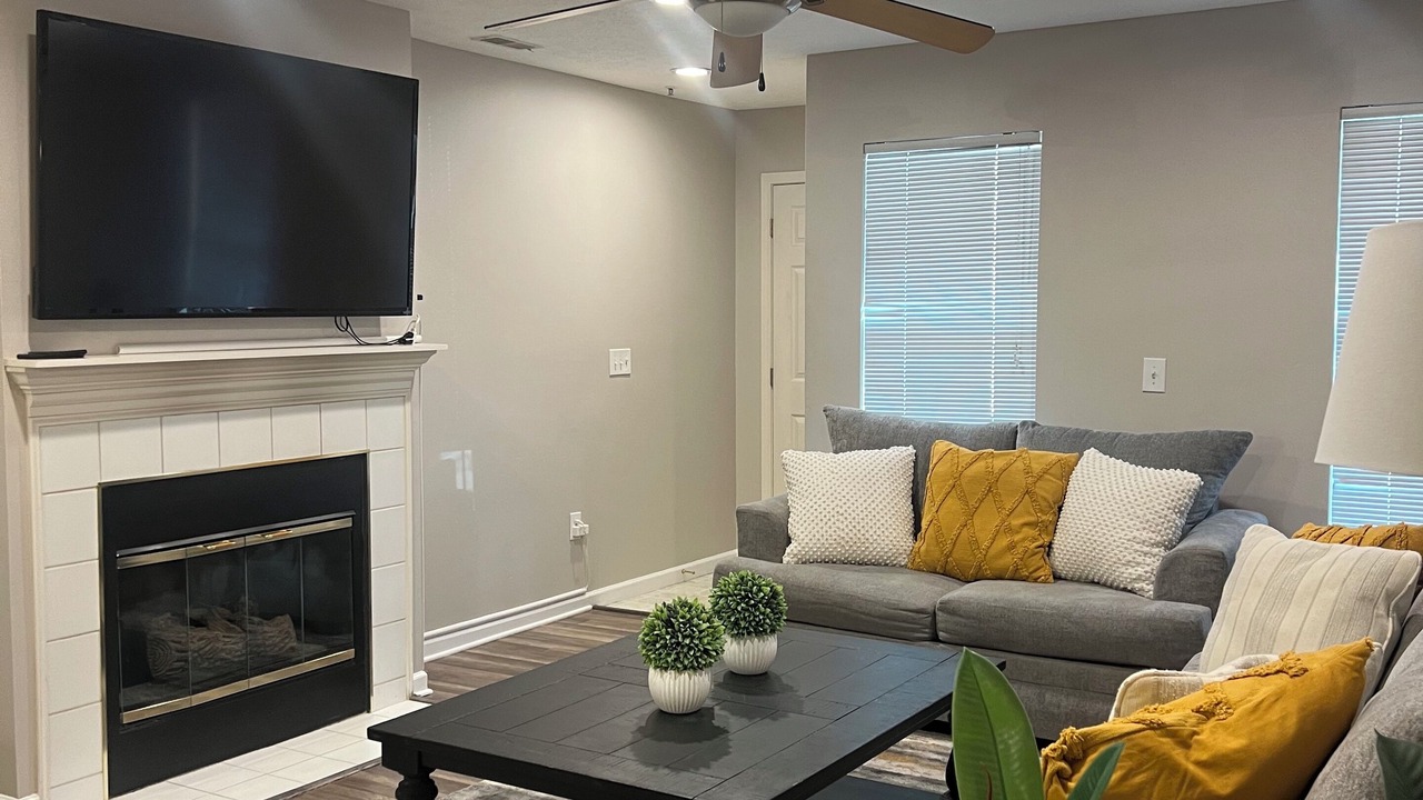 Photo of Livingroom in Strongsville
