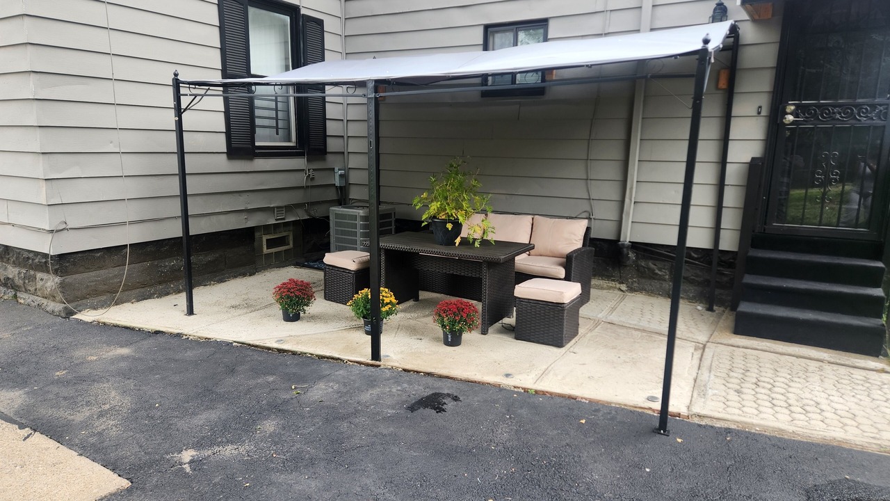 Photo of Outdoor in South Broadway