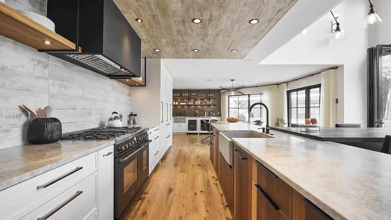 Photo of Kitchen in Shawnigan Lake