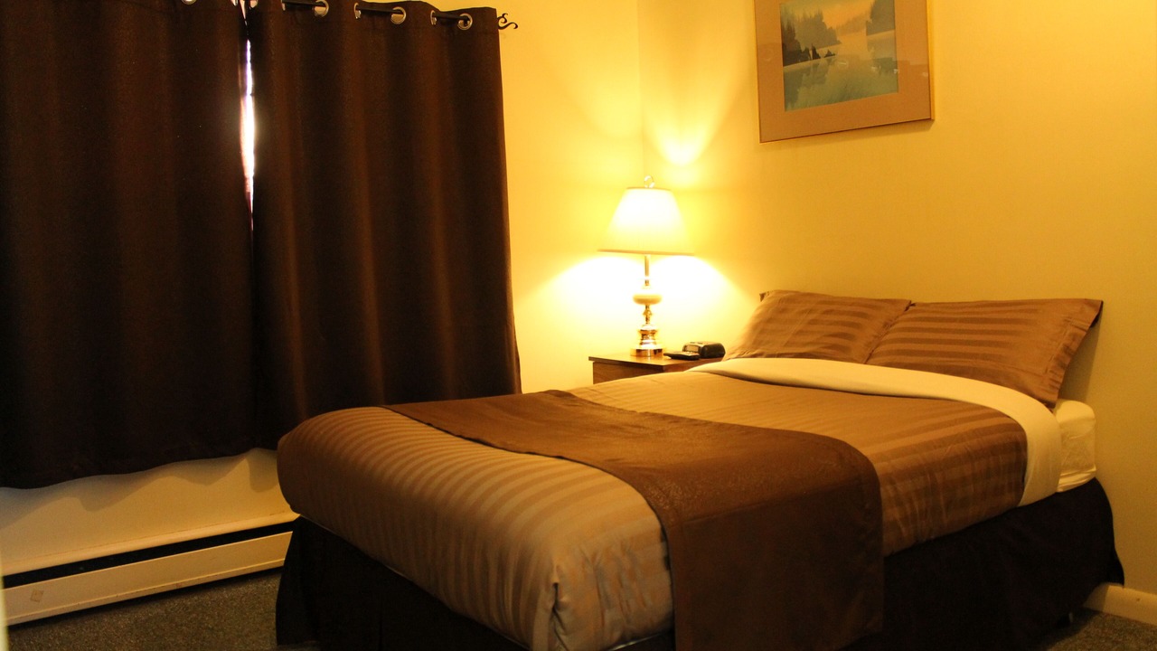 Photo of Bedroom in Outlook