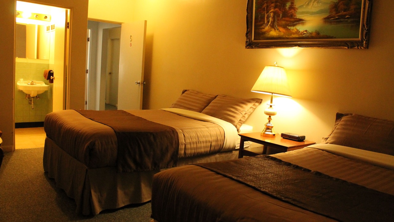 Photo of Bedroom in Outlook