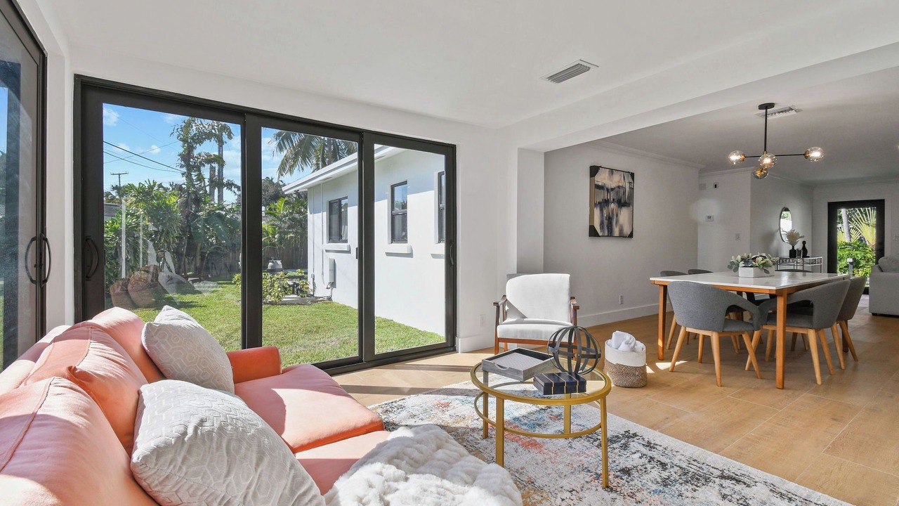 Photo of Livingroom in Lake Ida Shores