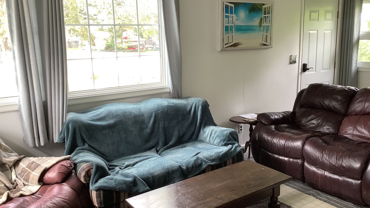 Photo of Livingroom in Alberta Beach