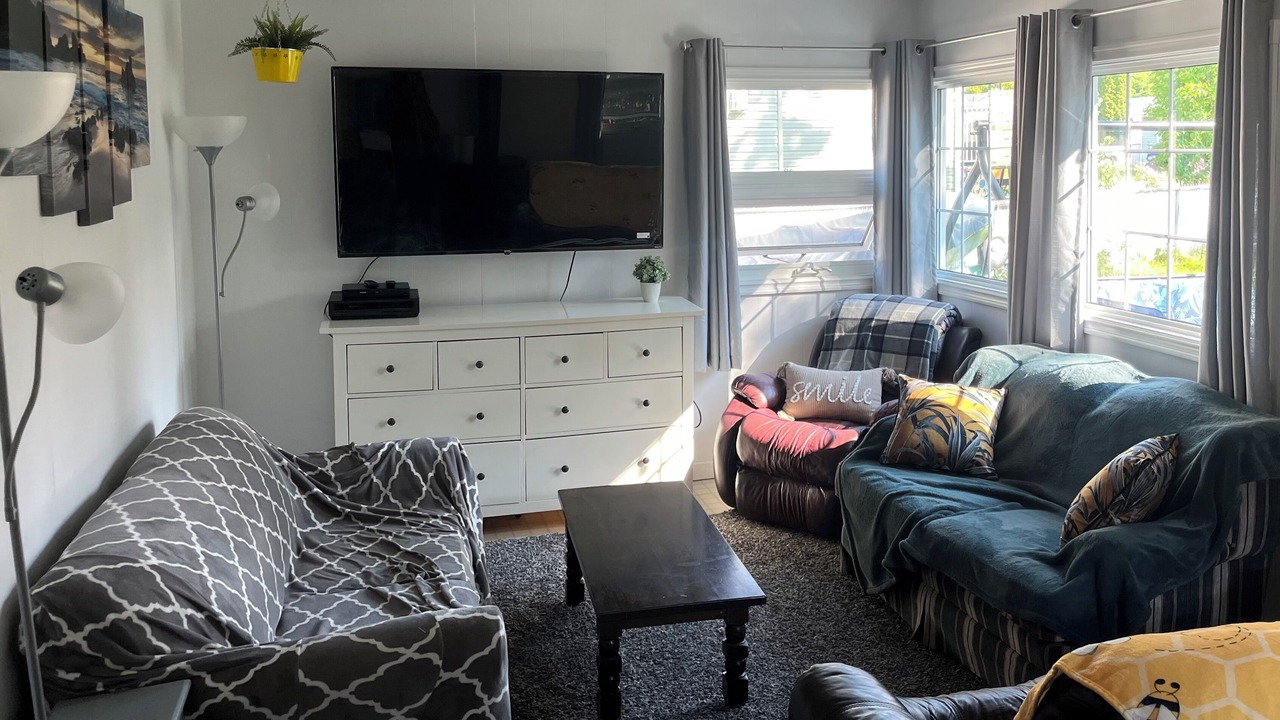 Photo of Livingroom in Alberta Beach