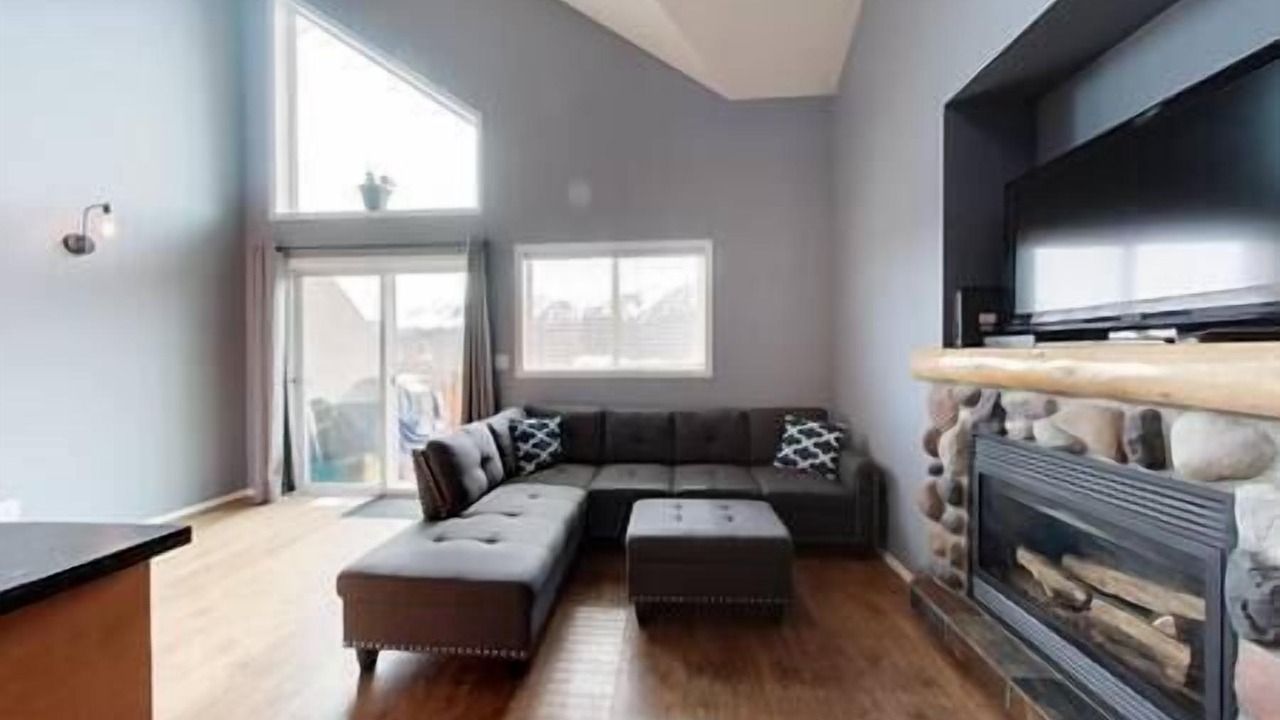 Photo of Livingroom in East Kootenay