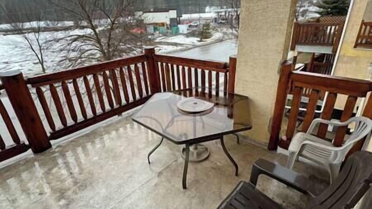 Photo of Patio Balcony in East Kootenay