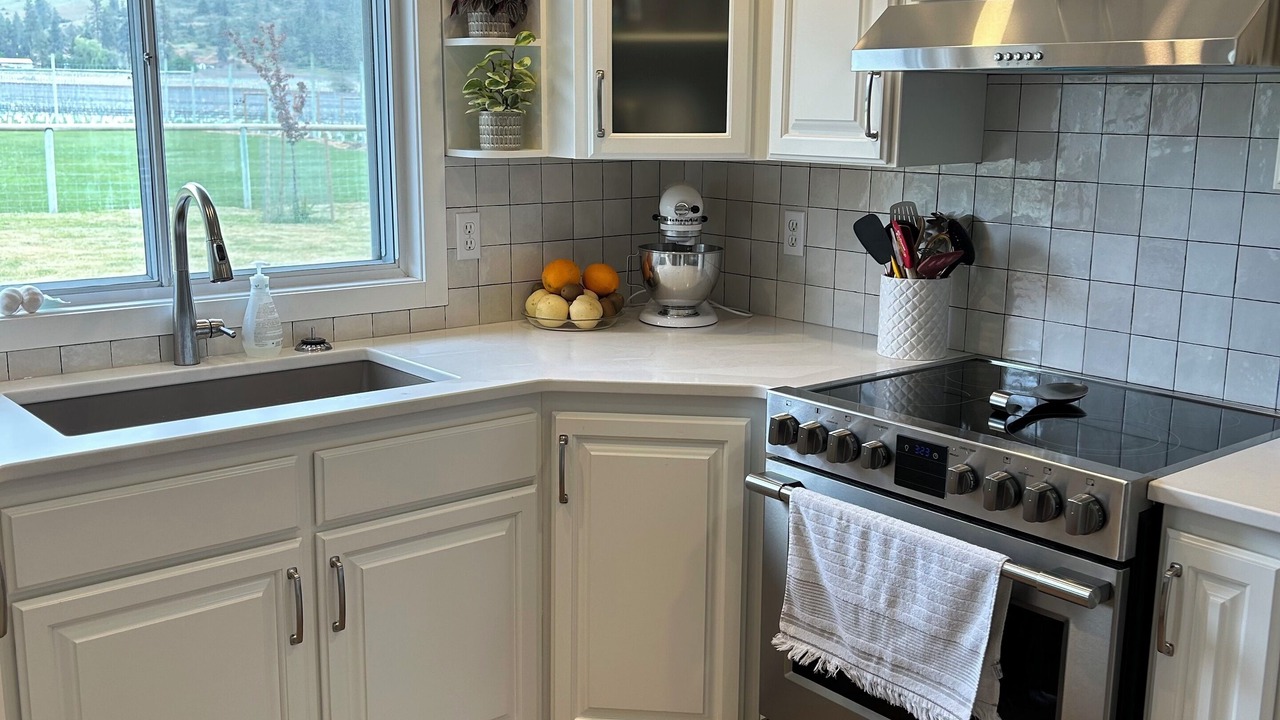 Photo of Kitchen in Okanagan-Similkameen