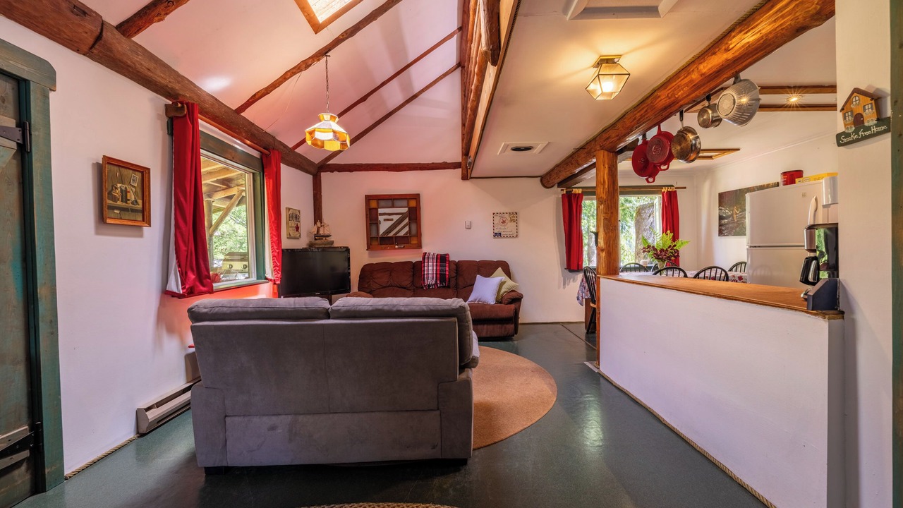 Photo of Patio Balcony in Bamfield