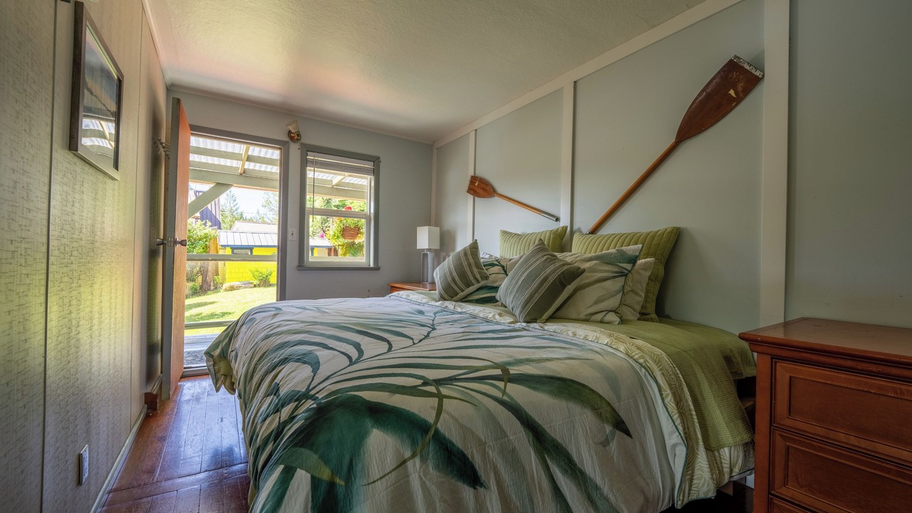 Photo of Livingroom in Bamfield