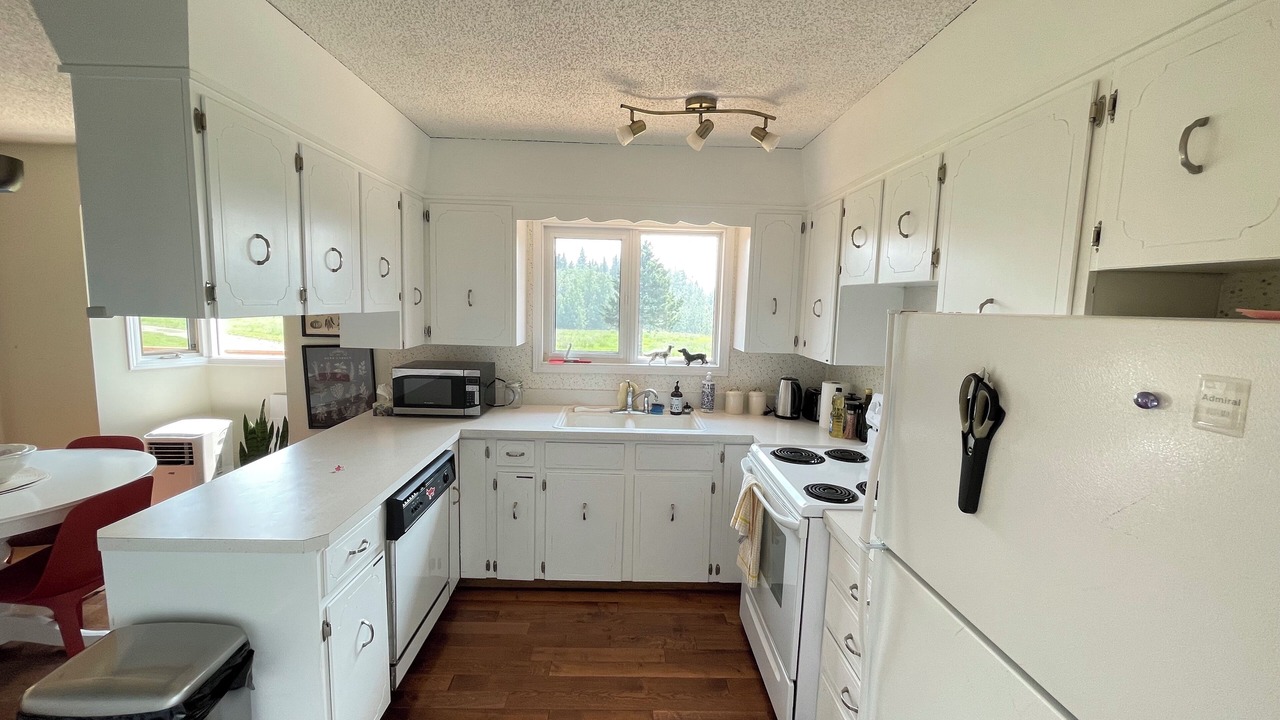 Photo of Kitchen in Waiparous Village