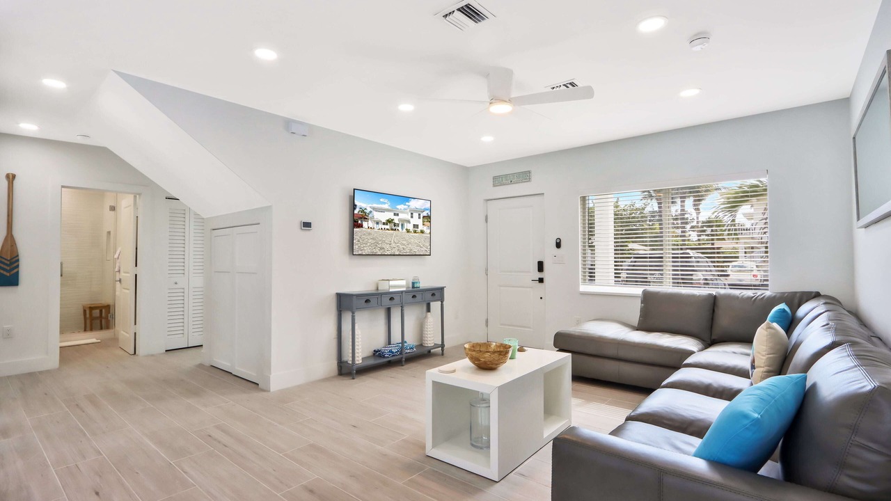 Photo of Livingroom in Palm Beach Shores