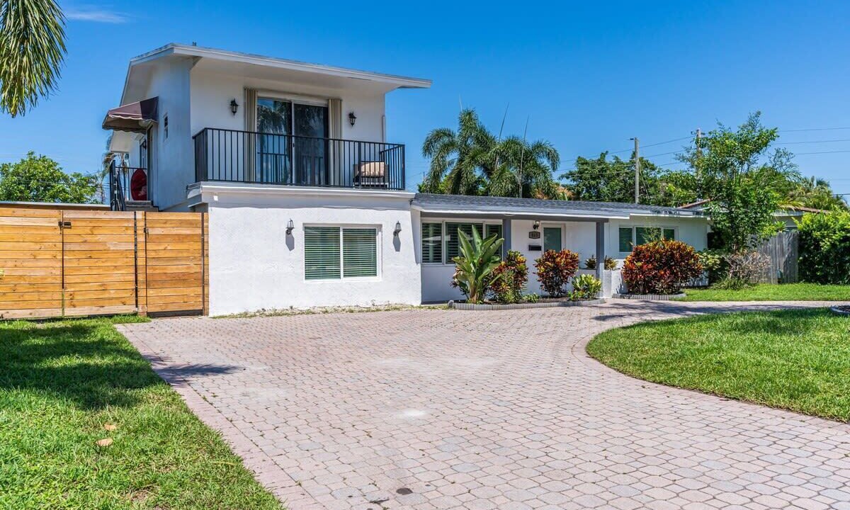 Photo of Outdoor in Beachway Estates