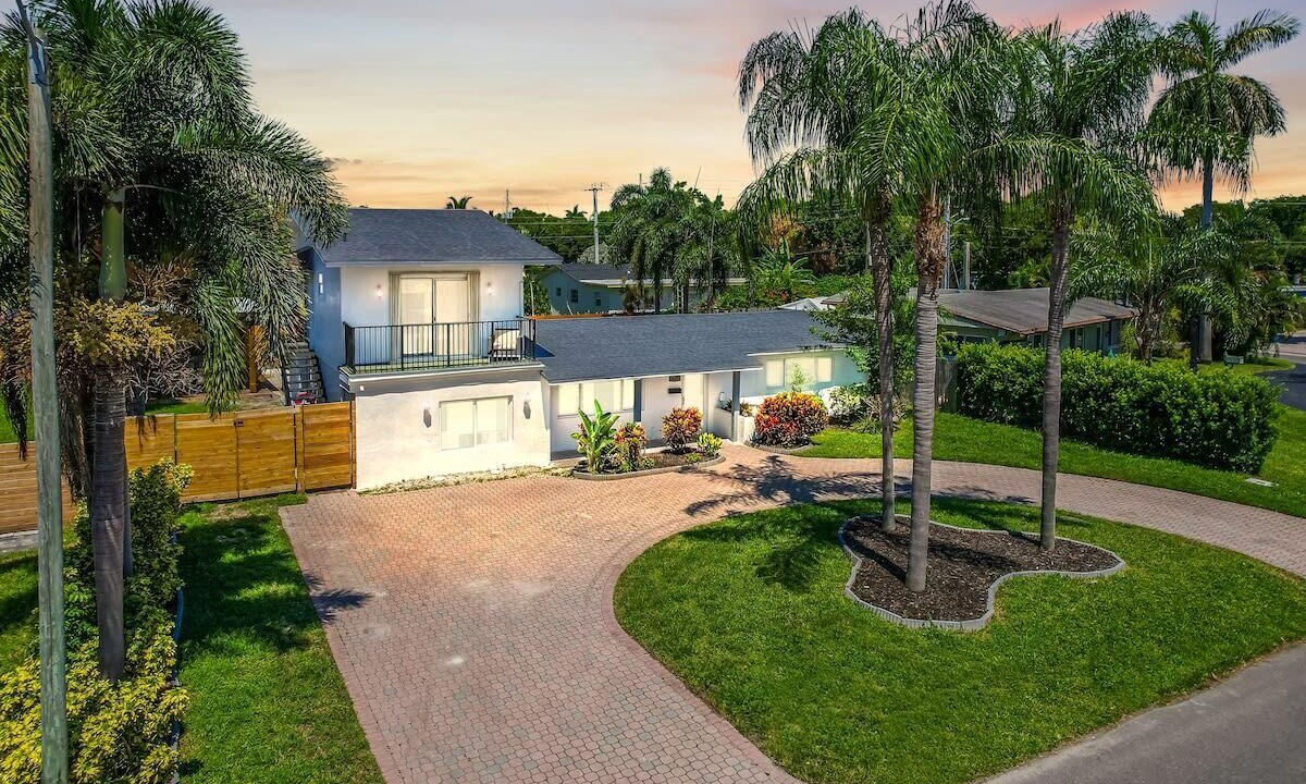 Photo of Outdoor in Beachway Estates
