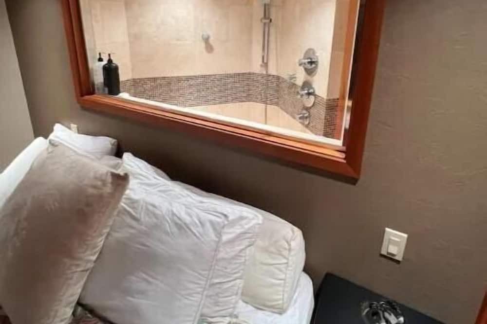 Photo of Bedroom in Jackson