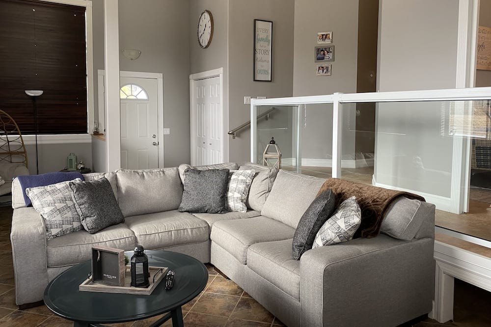 Photo of Livingroom in Boyle