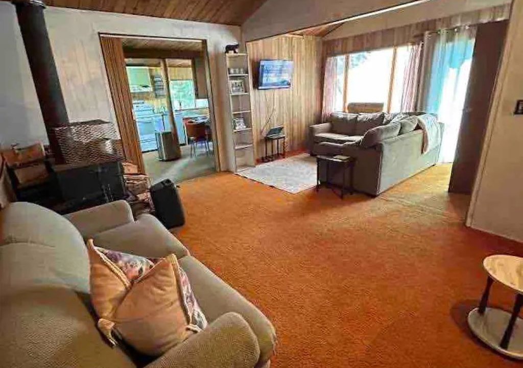 Photo of Livingroom in Eagle Bay