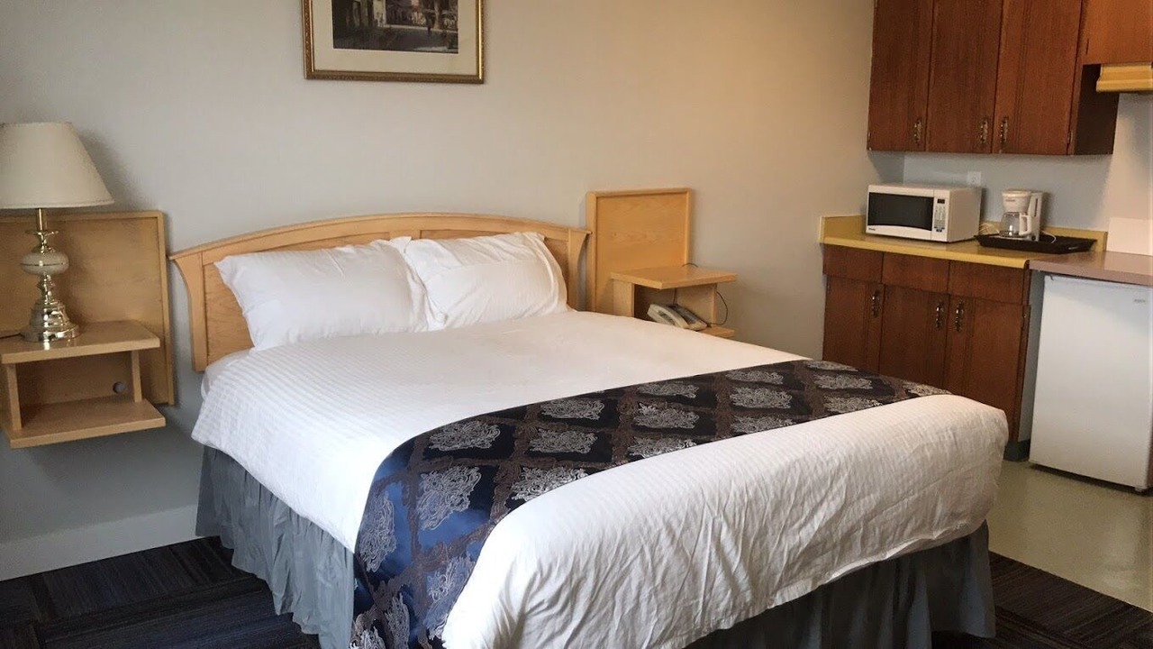Photo of Bedroom in Smoky Lake