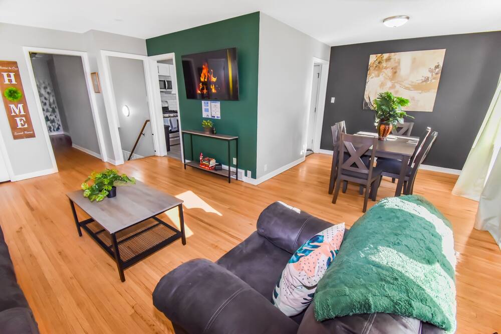 Photo of Livingroom in North Park Hill