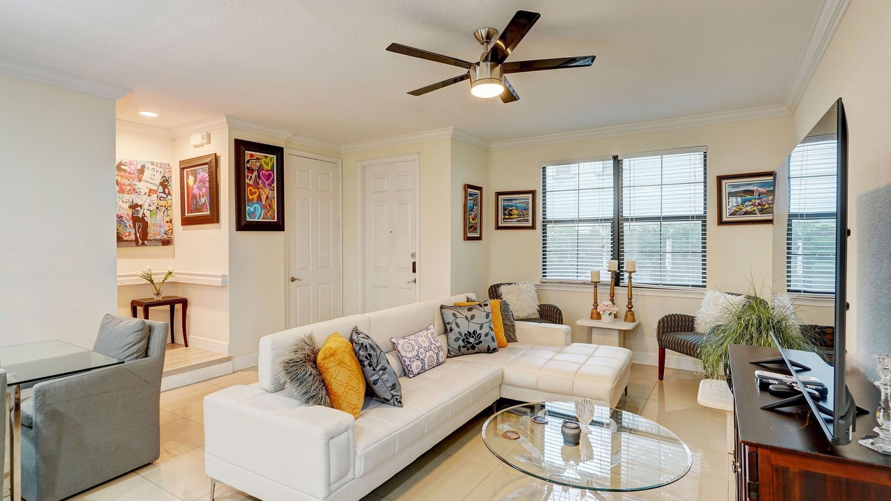 Photo of Livingroom in Beachway Estates