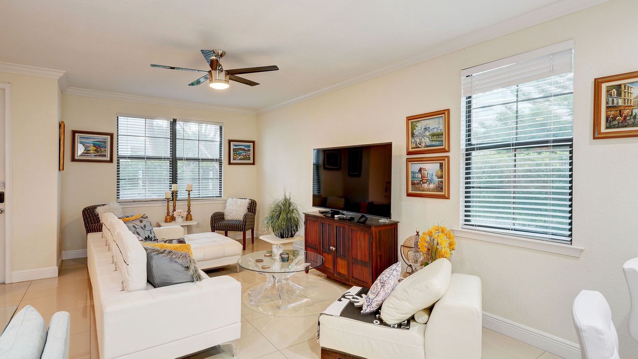 Photo of Livingroom in Beachway Estates