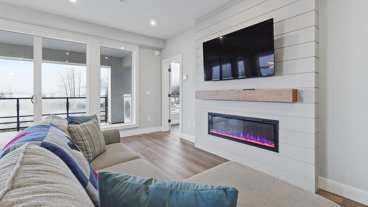 Photo of Livingroom in Harrison Hot Springs