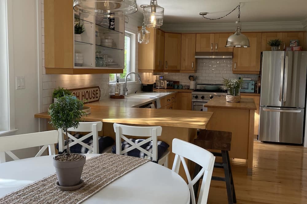 Photo of Kitchen in Surrey
