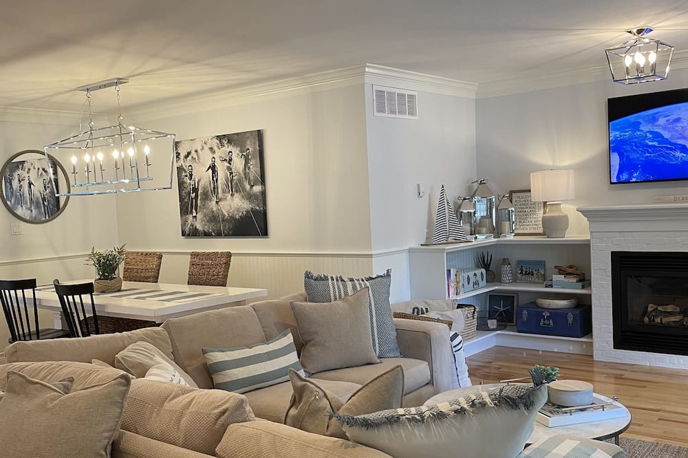Photo of Livingroom in Surrey