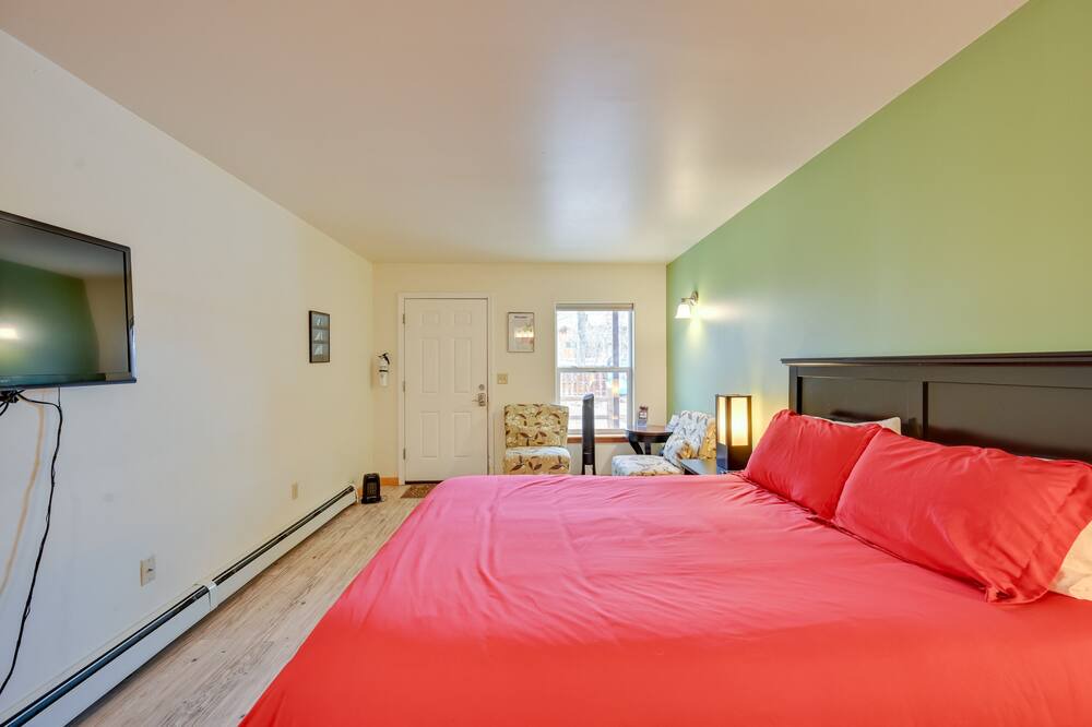 Photo of Bedroom in Crestone