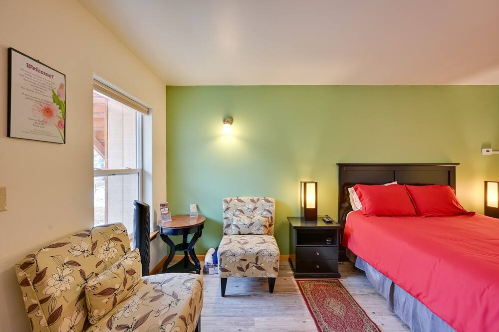Photo of Bedroom in Crestone