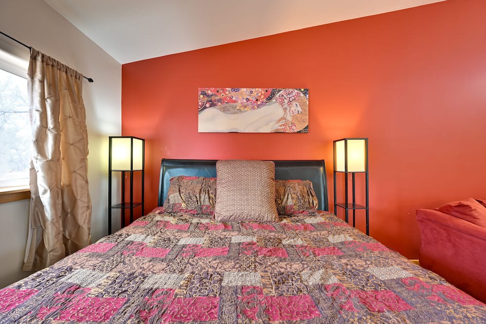 Photo of Bedroom in Crestone