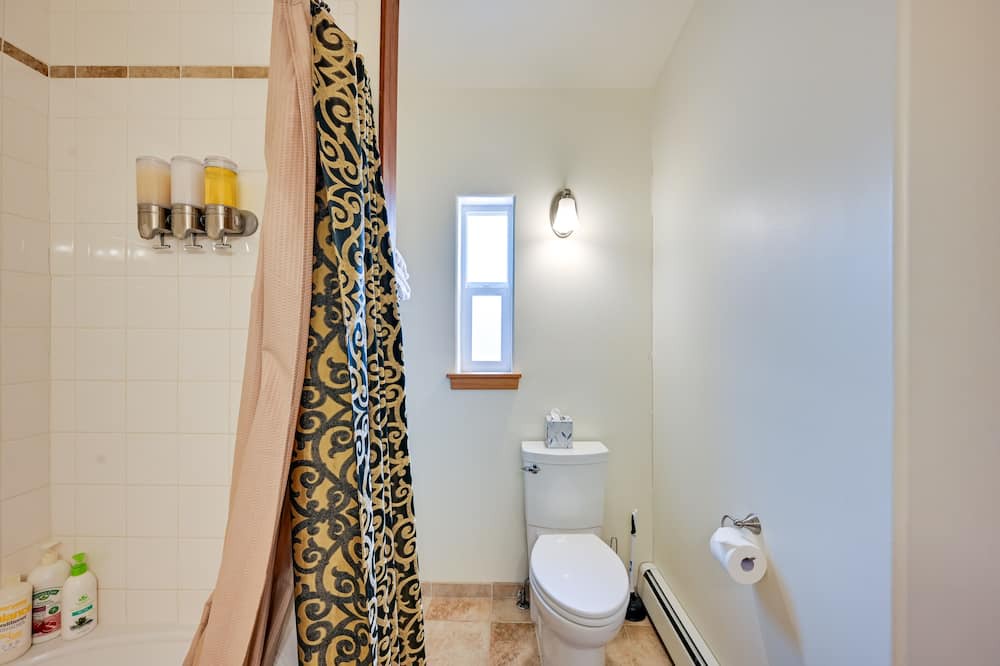 Photo of Bathroom in Crestone