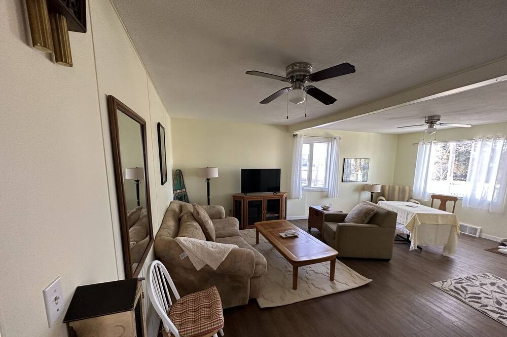 Photo of Livingroom in Stettler