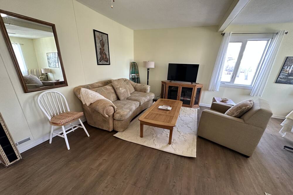 Photo of Livingroom in Stettler
