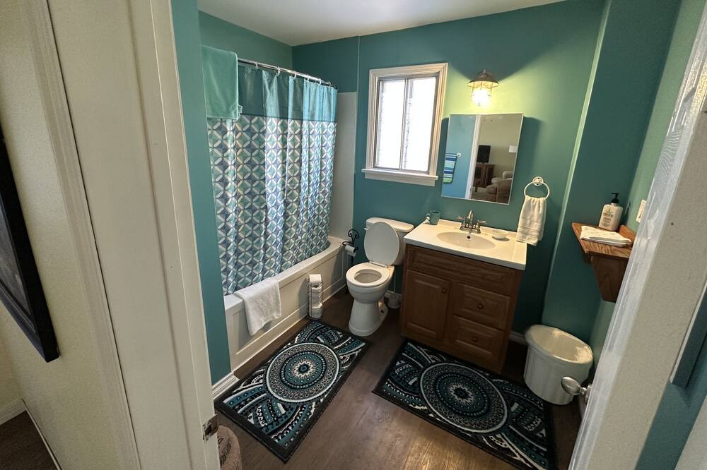 Photo of Bathroom in Stettler