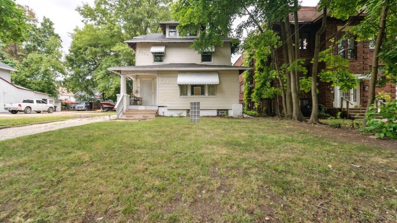 Photo of Outdoor in Akron