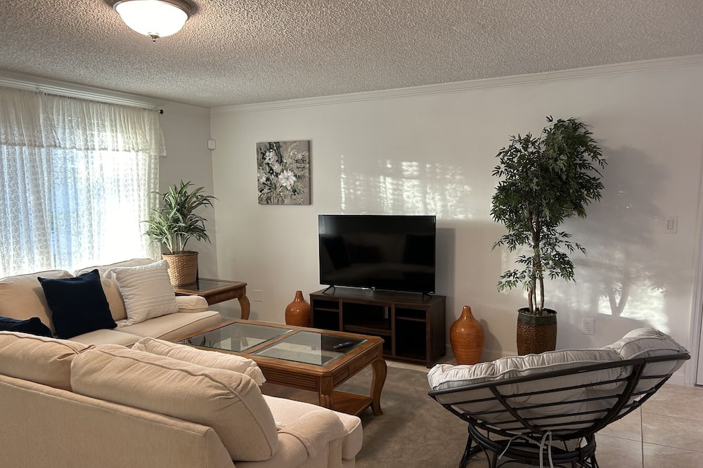 Photo of Livingroom in Royal Palm Beach
