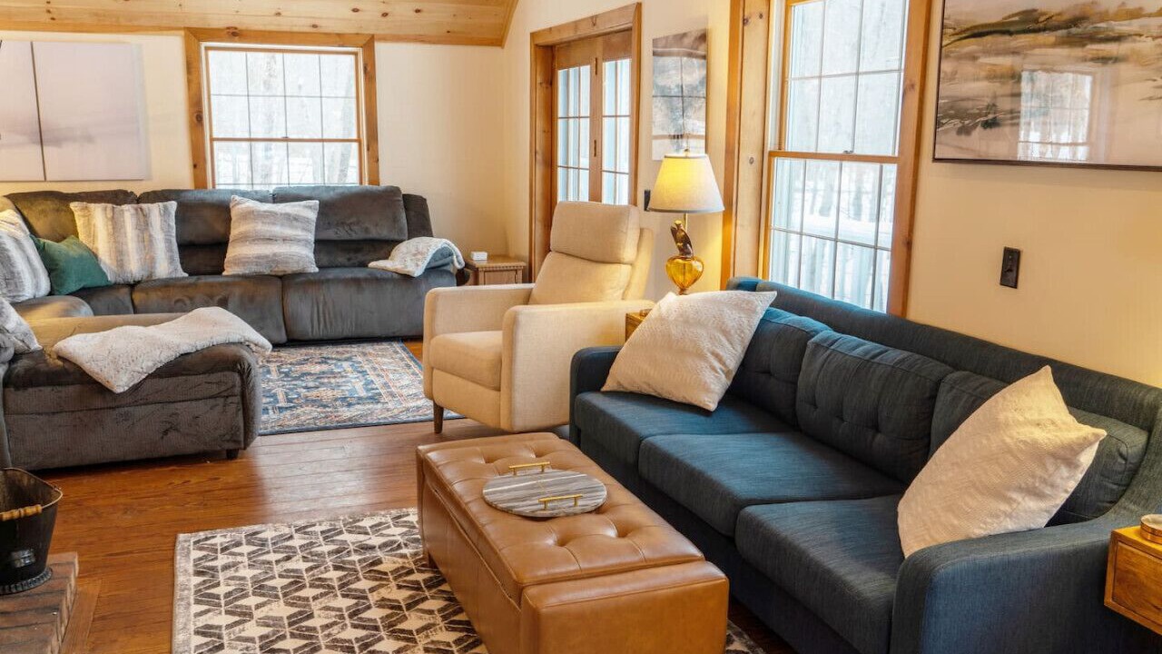 Photo of Livingroom in Harts Location