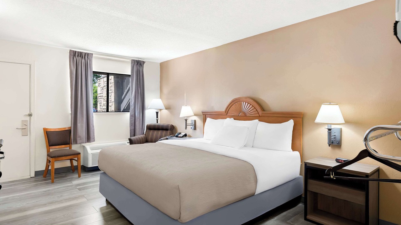 Photo of Bedroom in Middleburg Heights