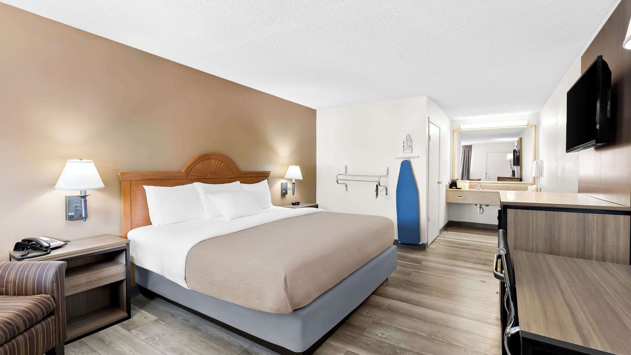 Photo of Bedroom in Middleburg Heights