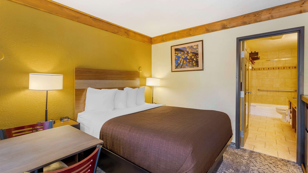 Photo of Bedroom in Red River