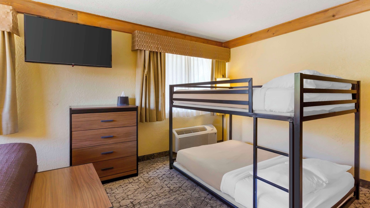 Photo of Bedroom in Red River
