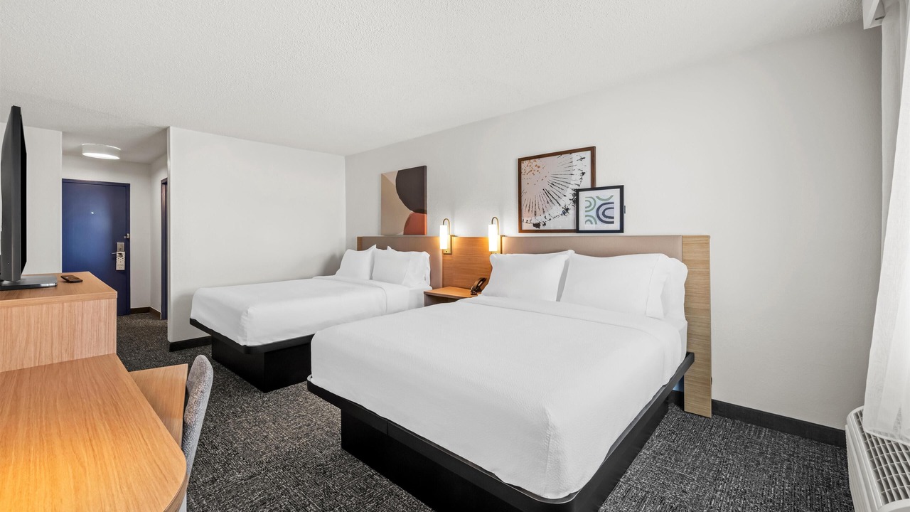Photo of Bedroom in Beachwood