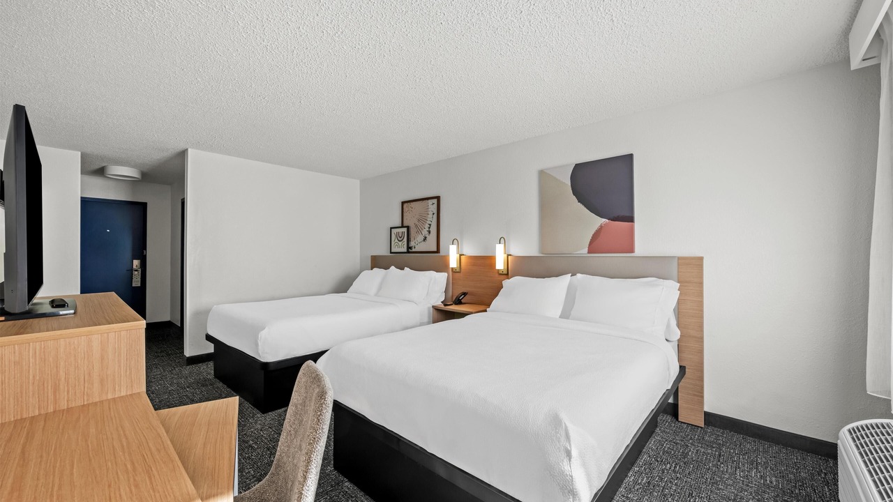 Photo of Bedroom in Beachwood