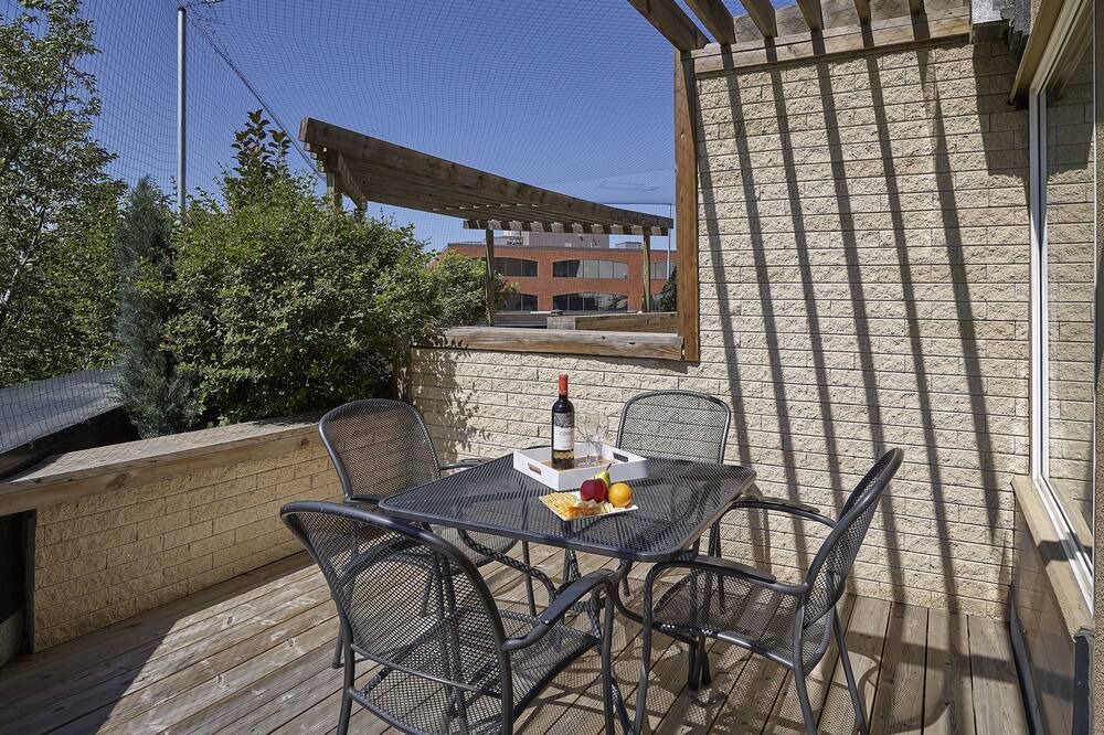 Photo of Patio Balcony in Whyte ave