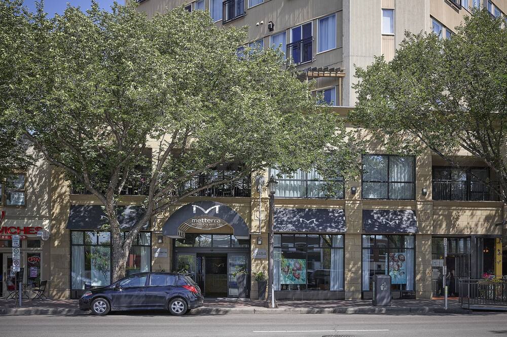 Photo of Outdoor in Whyte ave