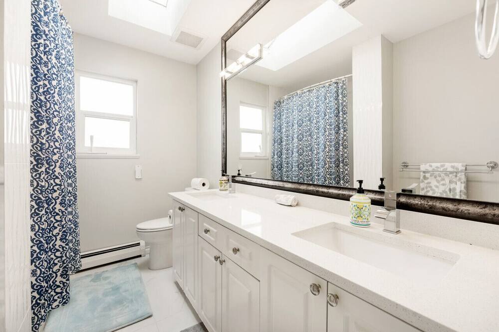 Photo of Bathroom in Queensborough