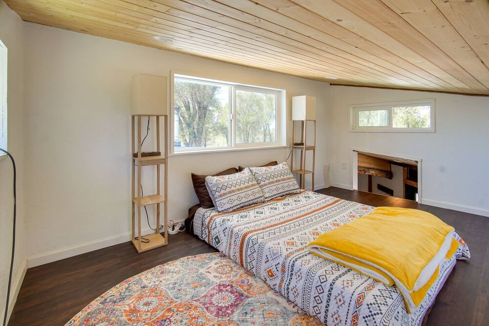 Photo of Bedroom in Crestone