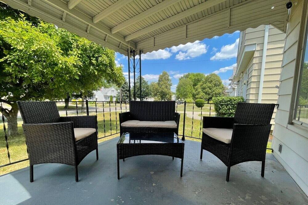 Photo of Patio Balcony in Garfield Heights